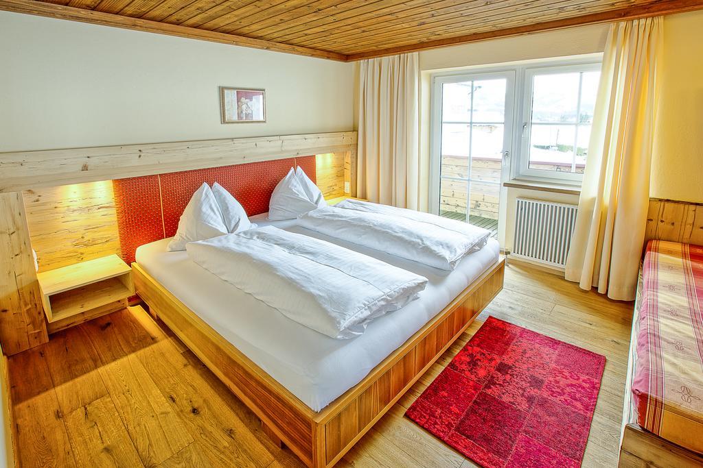 Romantik Pension Lehrberg St. Jakob in Haus Exterior foto